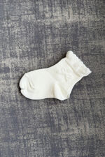 Condor ivory embossed bow sock