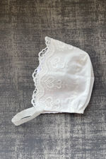 Phi ivory lace bonnet