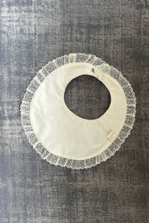 Baby Gi beige cotton lace bib