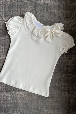 Cream bow short sleeve t shirt with lace trim