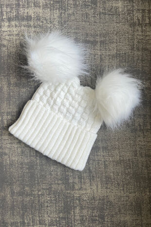 Cream faux fur pom pom hat