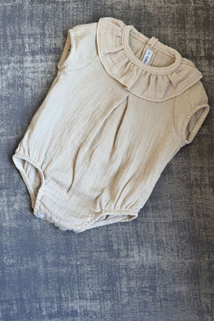 Calamaro ivory short sleeve frill collar cheesecloth romper