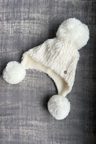 Jamiks cream pom pom hat