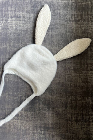 Jamiks cream boucle bunny ear hat