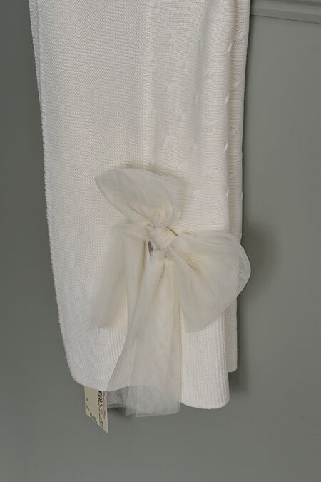Condor ivory knitted tulle bow blanket