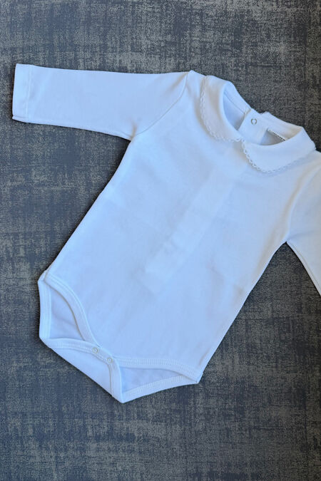 White peter pan collar long sleeved vest