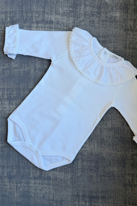 White frill collar cuffed vest