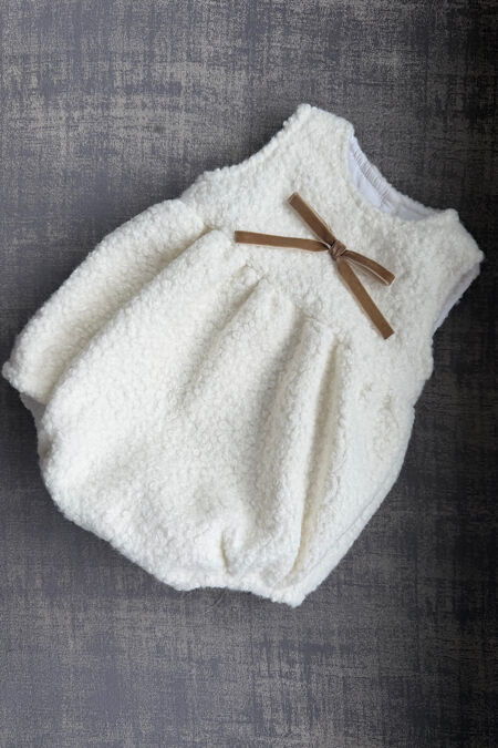 Puro Mimo Caitlin cream boucle romper