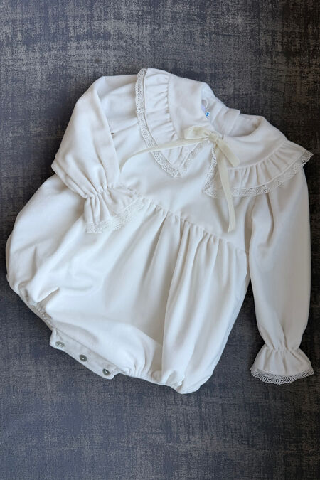 Be chic cream velvet collared romper 