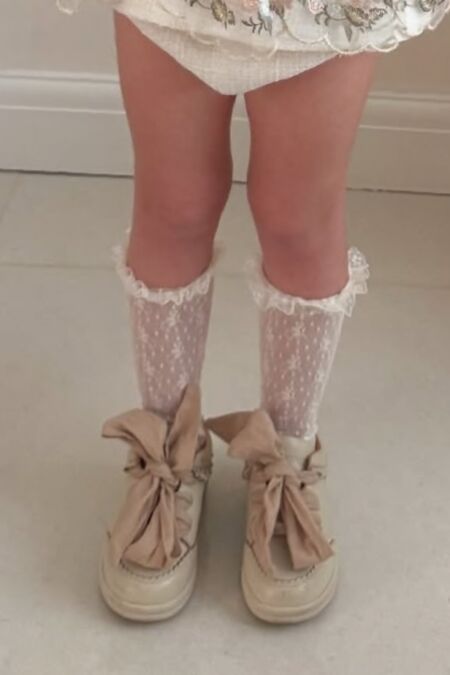 Condor cream lace knee high socks