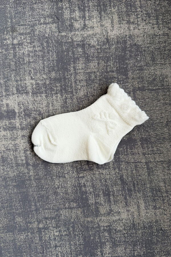 Condor ivory embossed bow sock