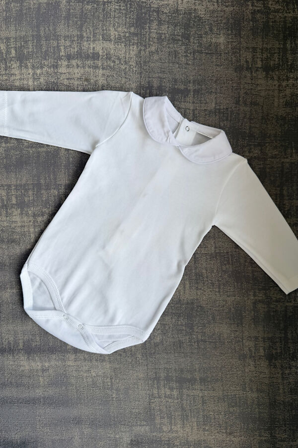 White peter pan collar long sleeved vest